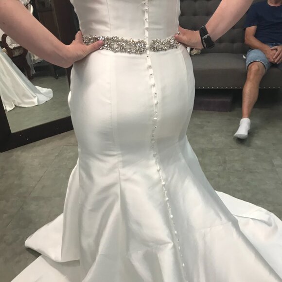 SAMPLE Mikado Wedding Dress, Ivory Mermaid Fit and Flare Sexy, BLING straps - Picture 4 of 10